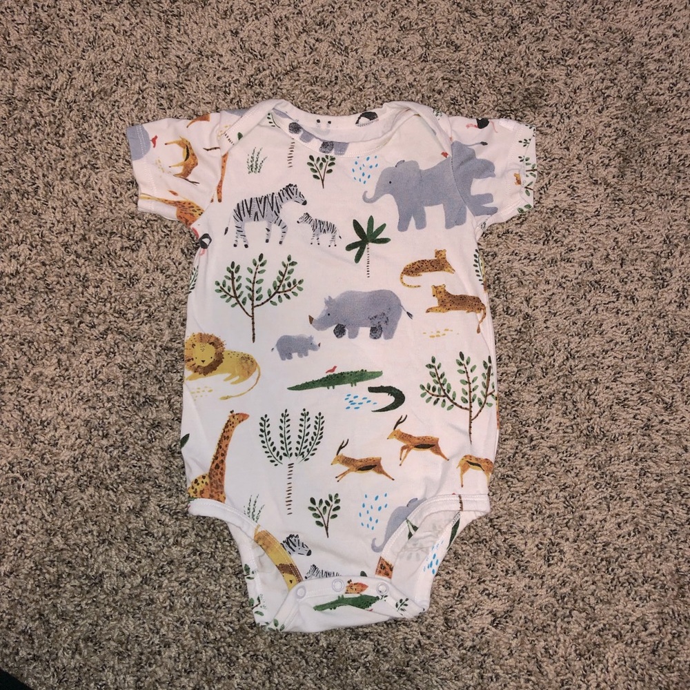 Loulou Lollipop safari onesie, super comfy and light. In good condition.